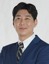 체육관장 하민성